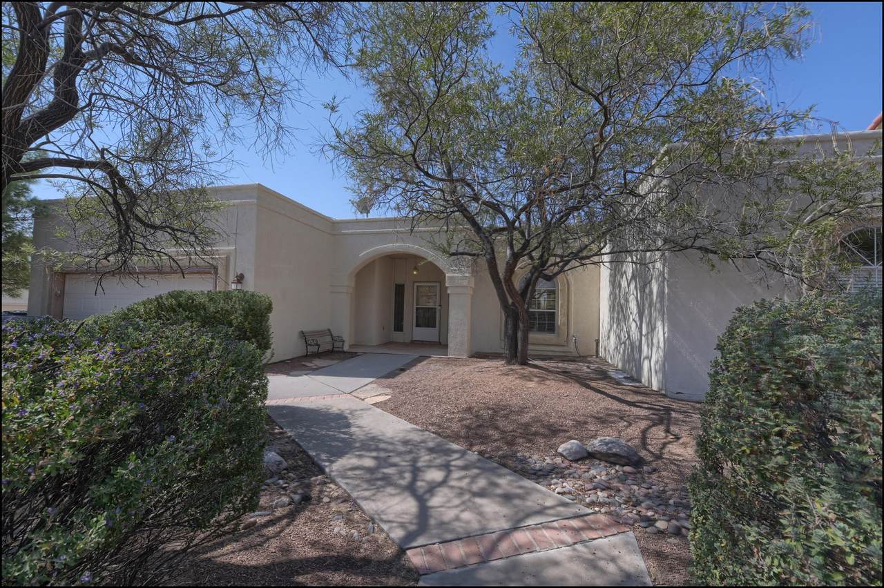 705 Cheltenham Drive - Photo 1