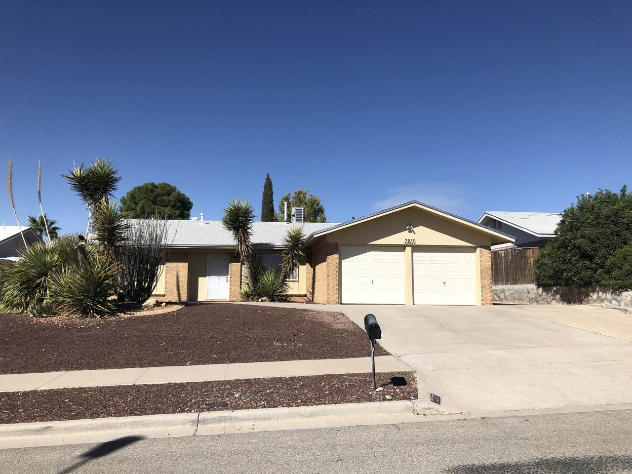 7217 Gran Vida Drive - Photo 1