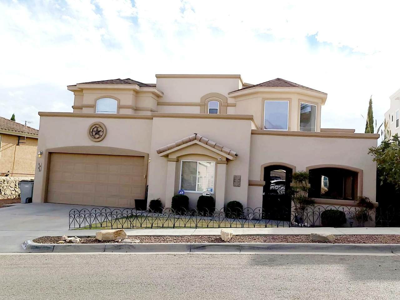 1605 Playa Del Sol Street - Photo 1