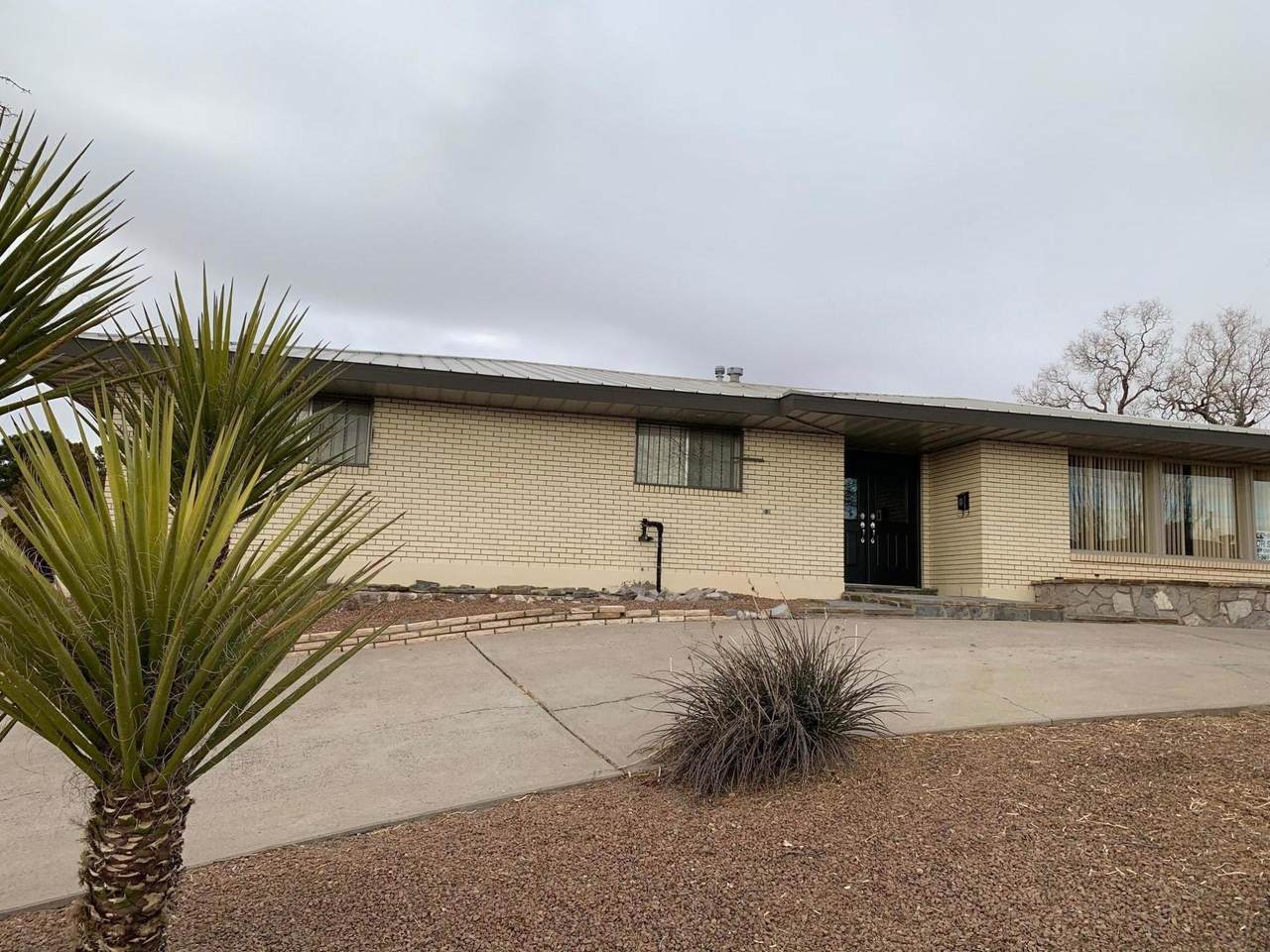 301 Crown Point Drive - Photo 1