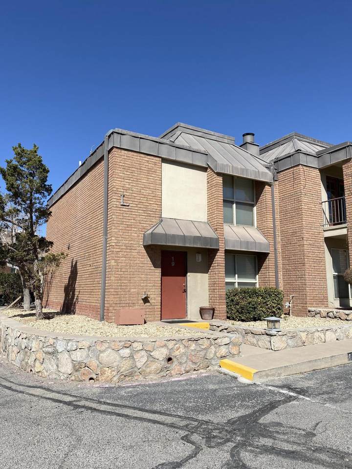 4433 Stanton Street - Photo 1