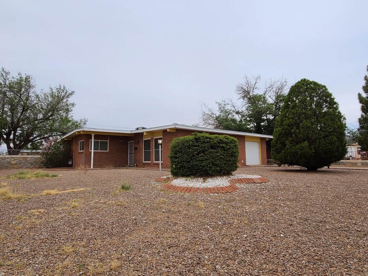 5224 Yvette Avenue - Photo 1
