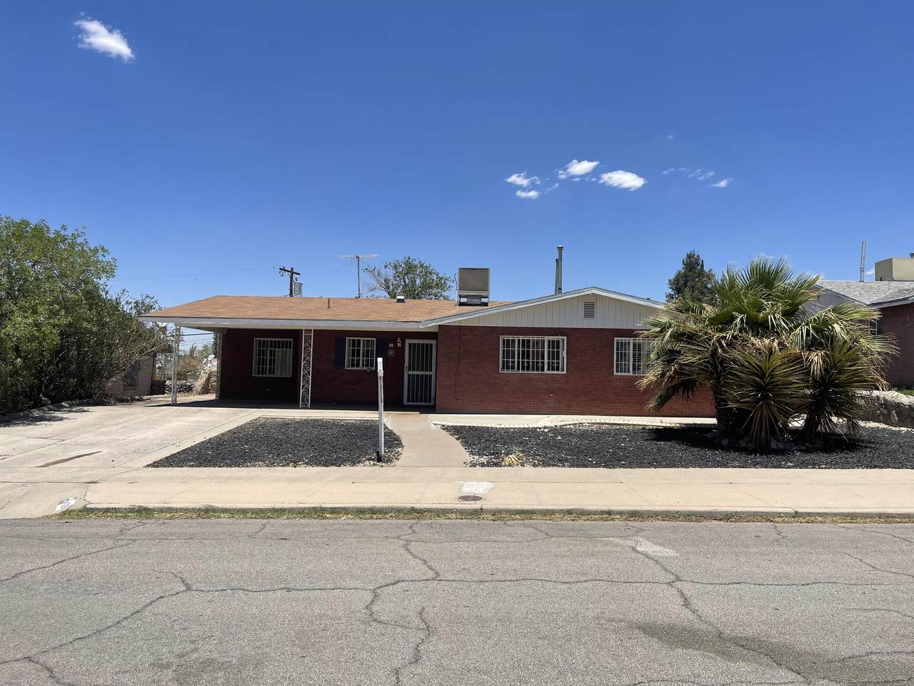 408 San Saba Road - Photo 1