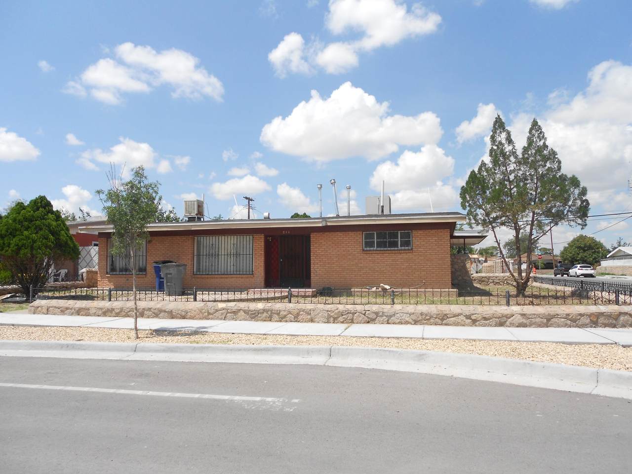 401 Encino Drive - Photo 1