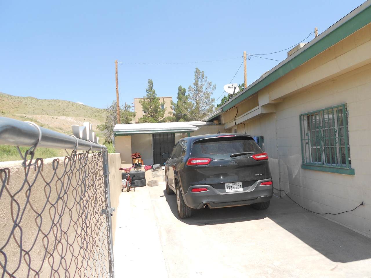 2221 Gold Avenue - Photo 1