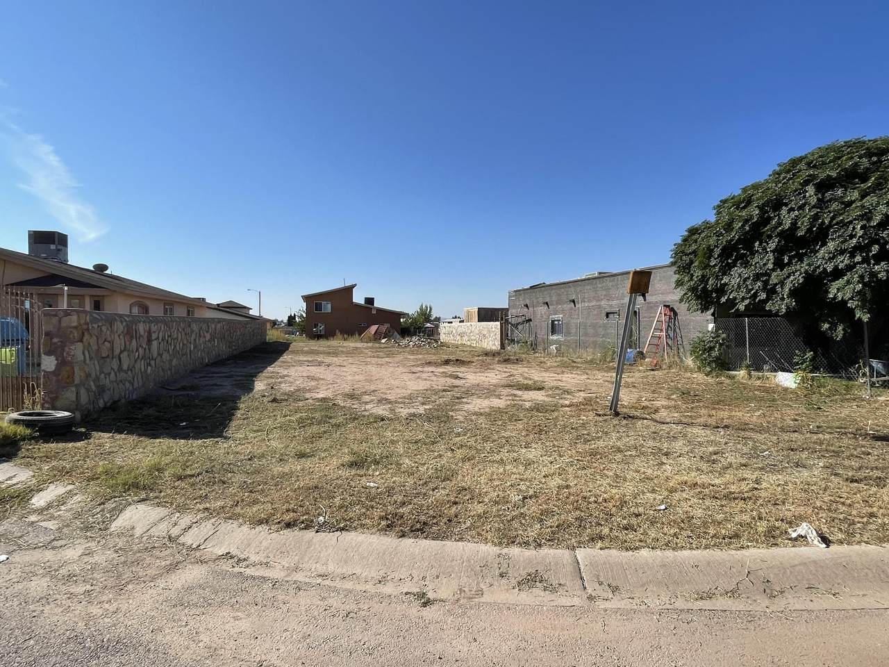 312 Hacienda Escondida Road - Photo 1