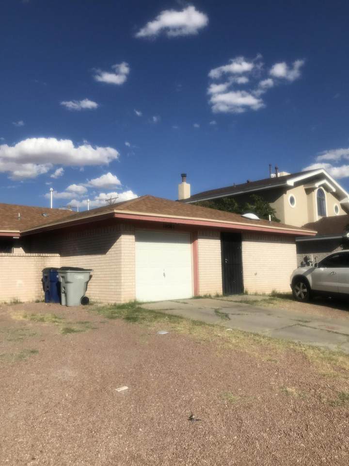10561 Kinross Avenue - Photo 1