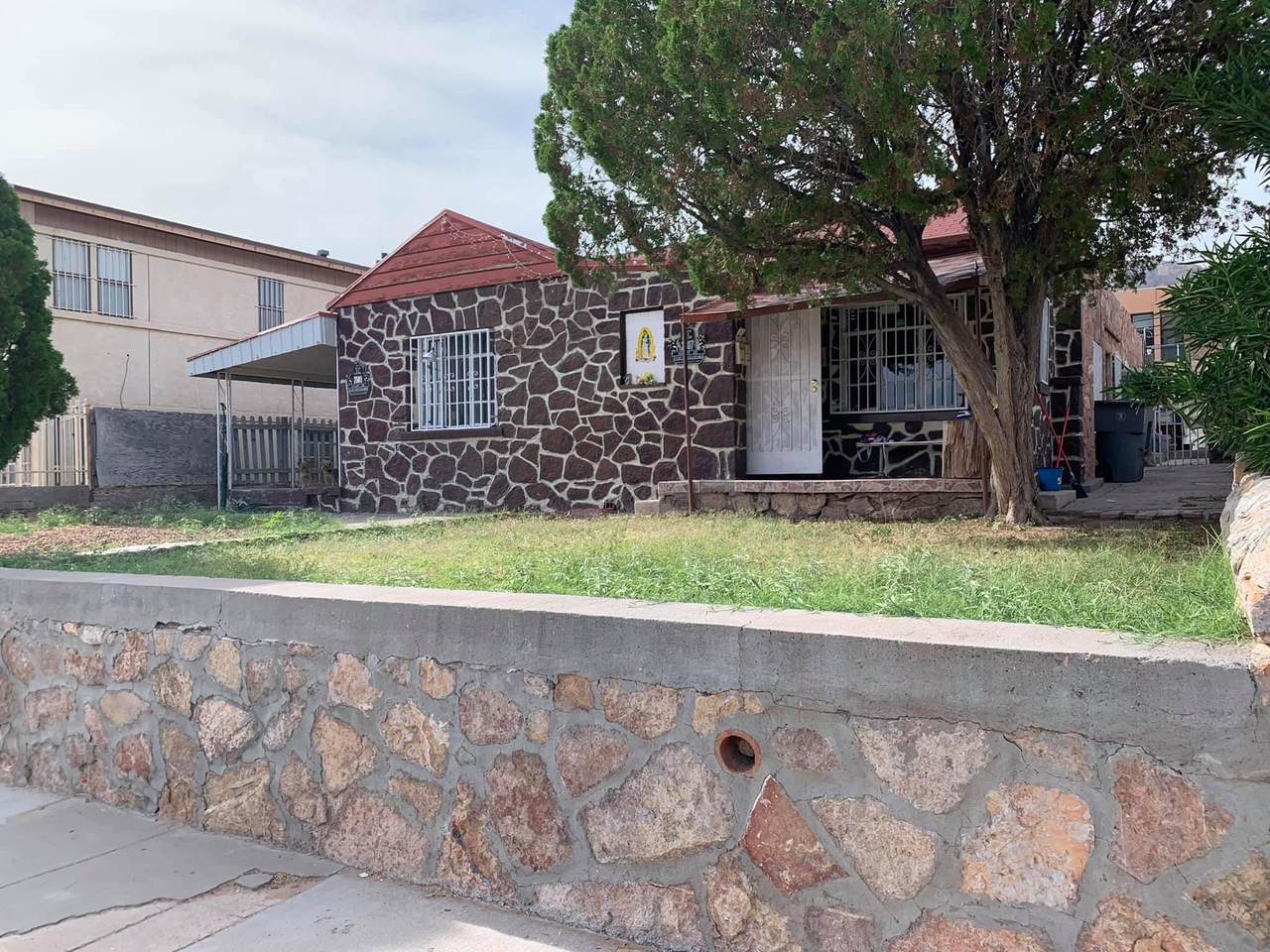 2805 Grant Avenue - Photo 1