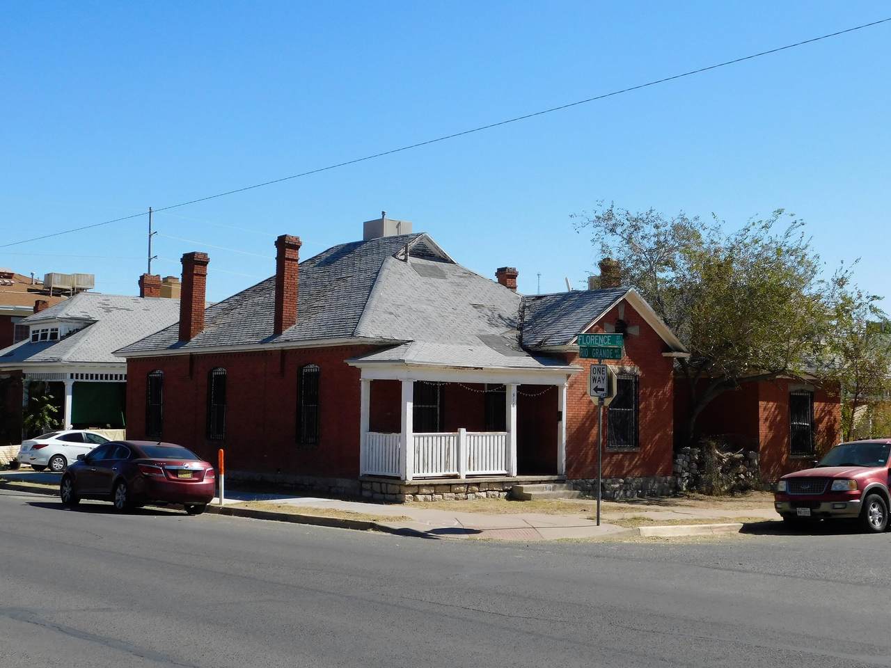 914 Florence Street - Photo 1
