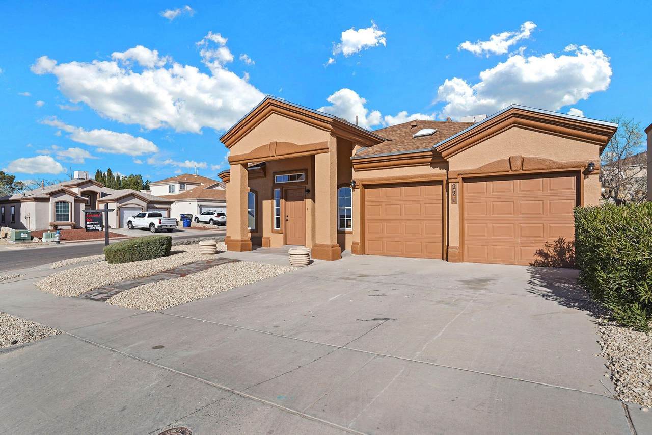 221 Barnsworth Court - Photo 1