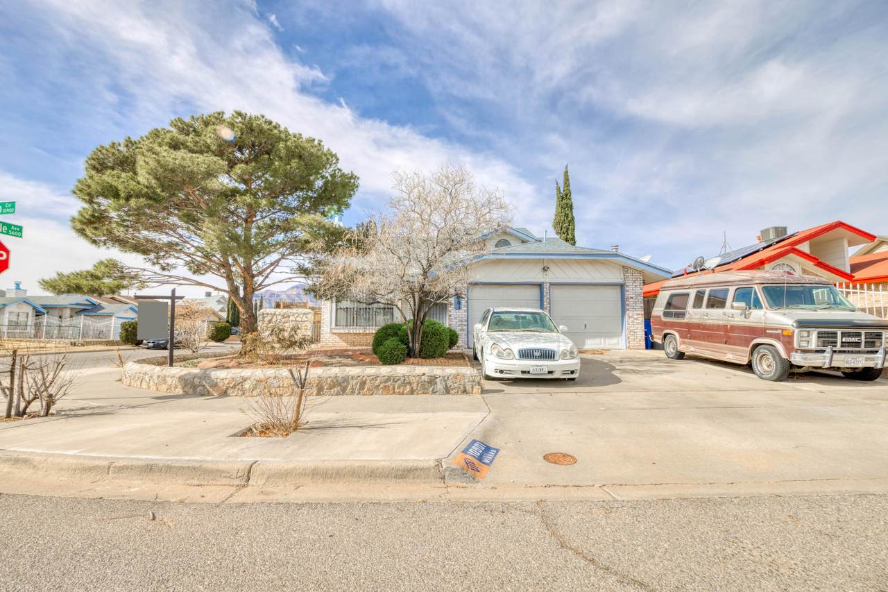 10901 Joe Dimaggio Circle - Photo 1
