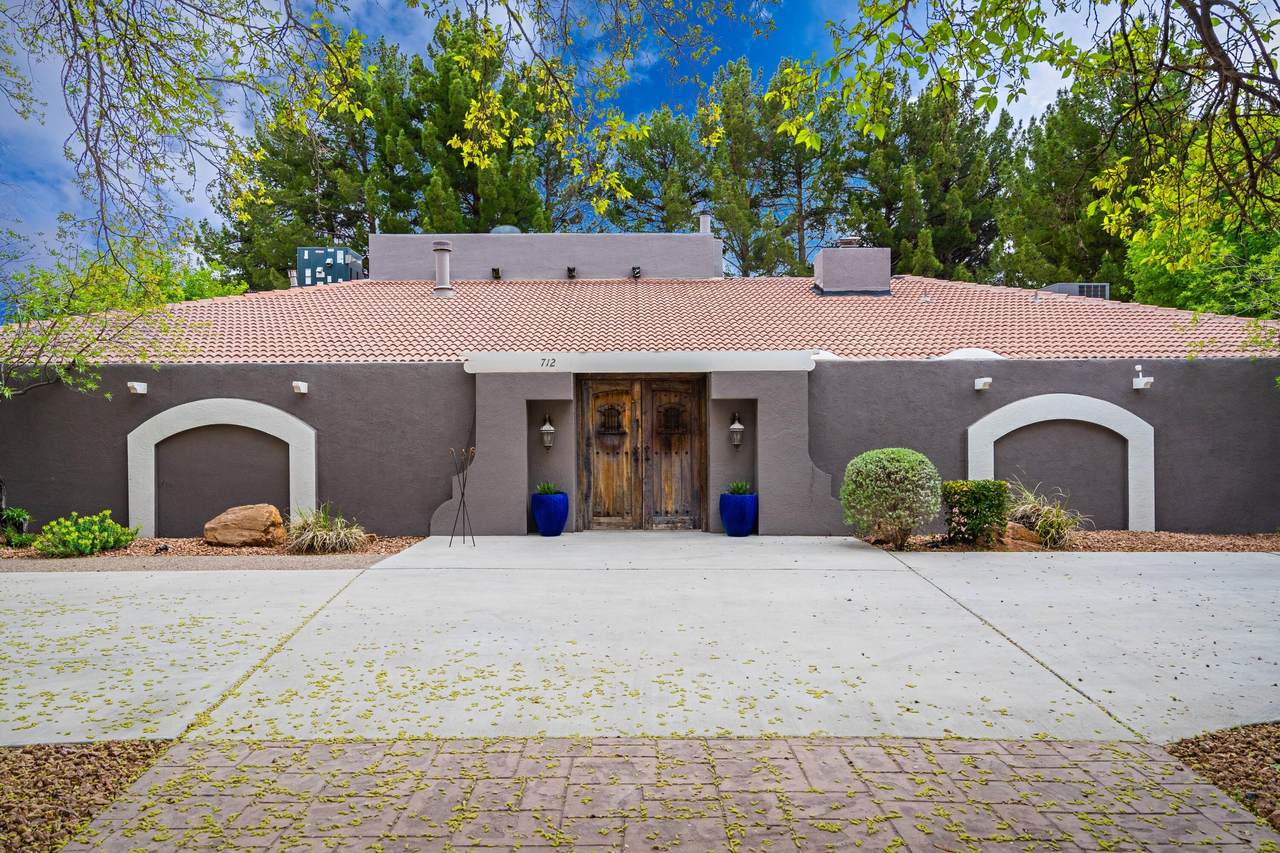 712 Waltham Court - Photo 1