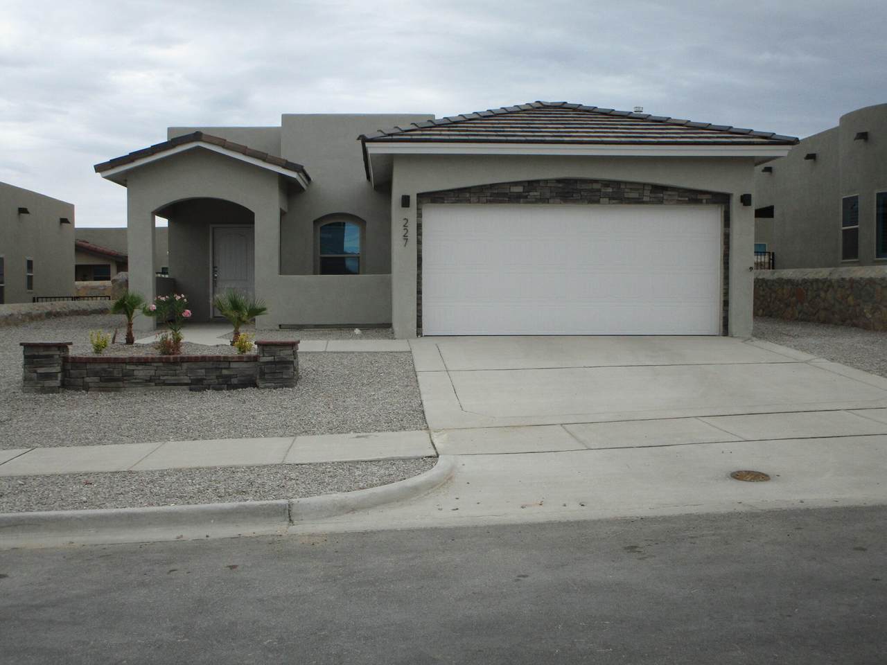 227 Notts Way - Photo 1