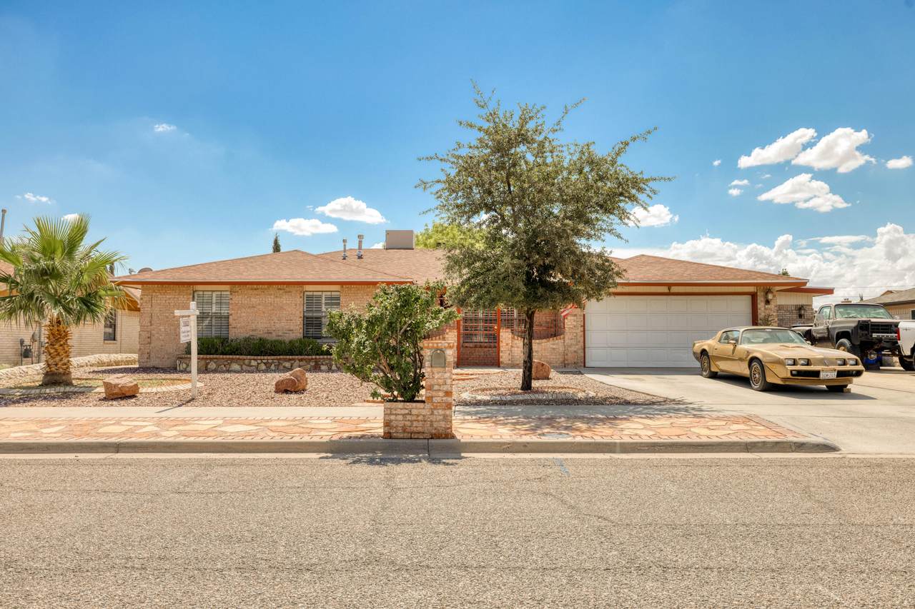 3213 Hickman Street - Photo 1