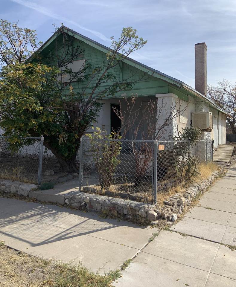 3900 La Luz Avenue - Photo 1