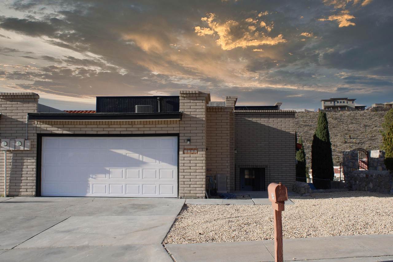 4761 Excalibur Drive - Photo 1