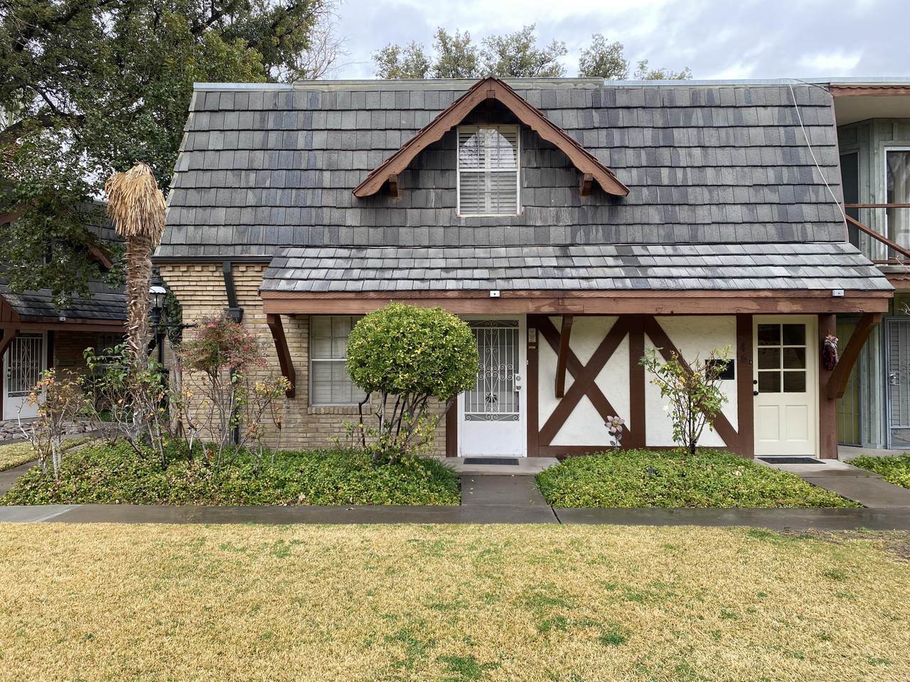 350 Thunderbird Drive - Photo 1