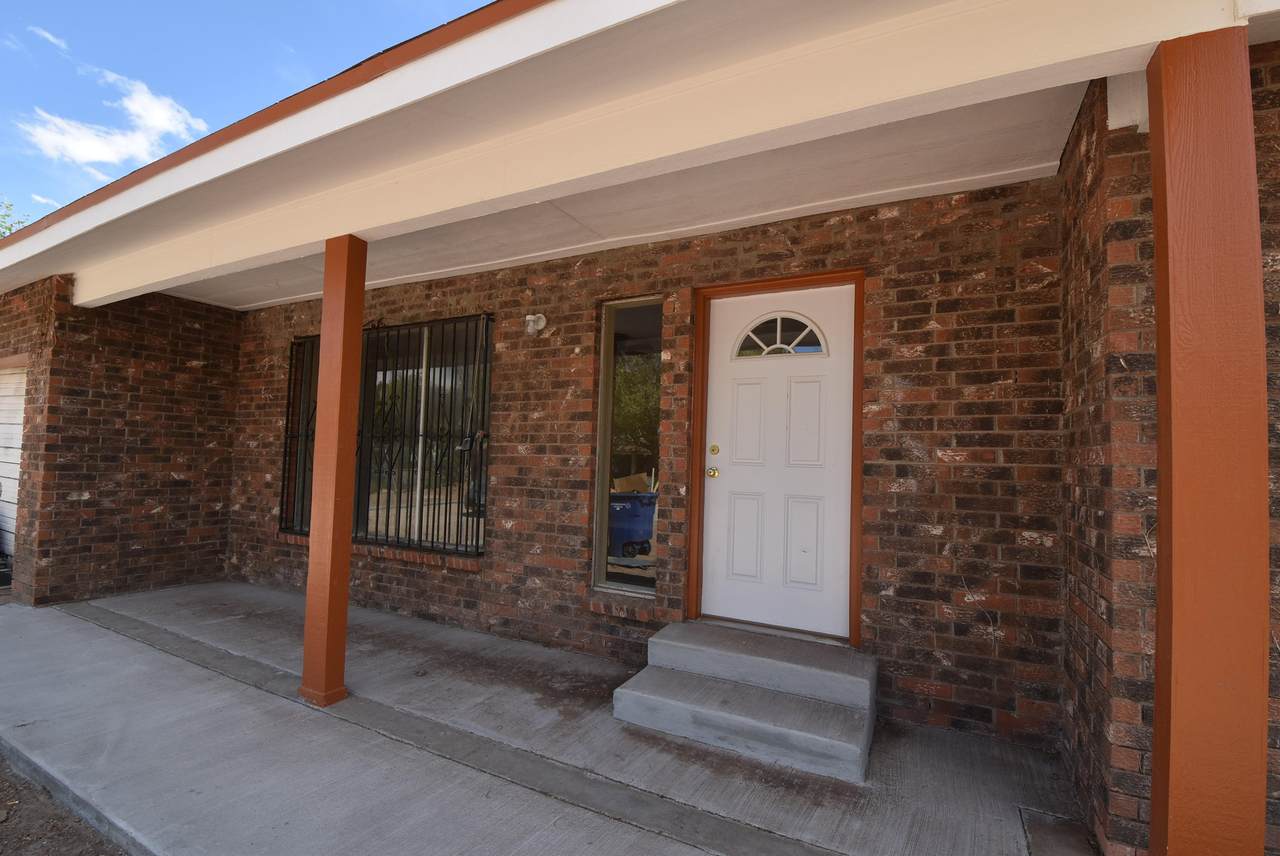 724 Elmwood Court - Photo 1