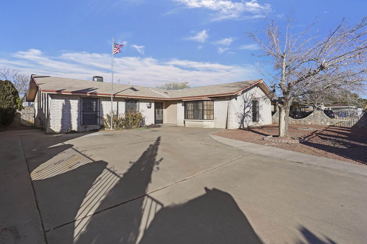 3109 E Glen Drive - Photo 1