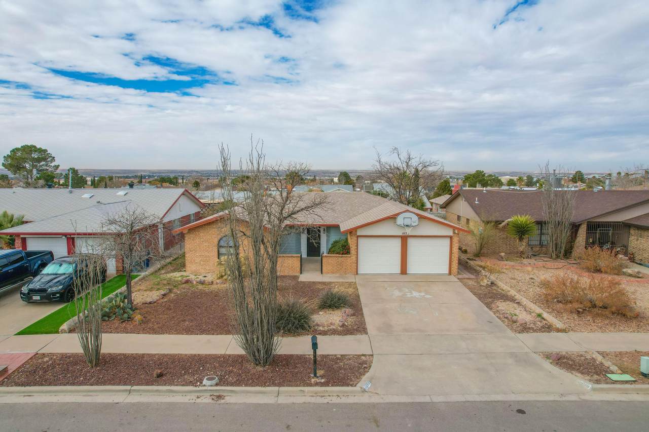 1023 Oneida Drive - Photo 1