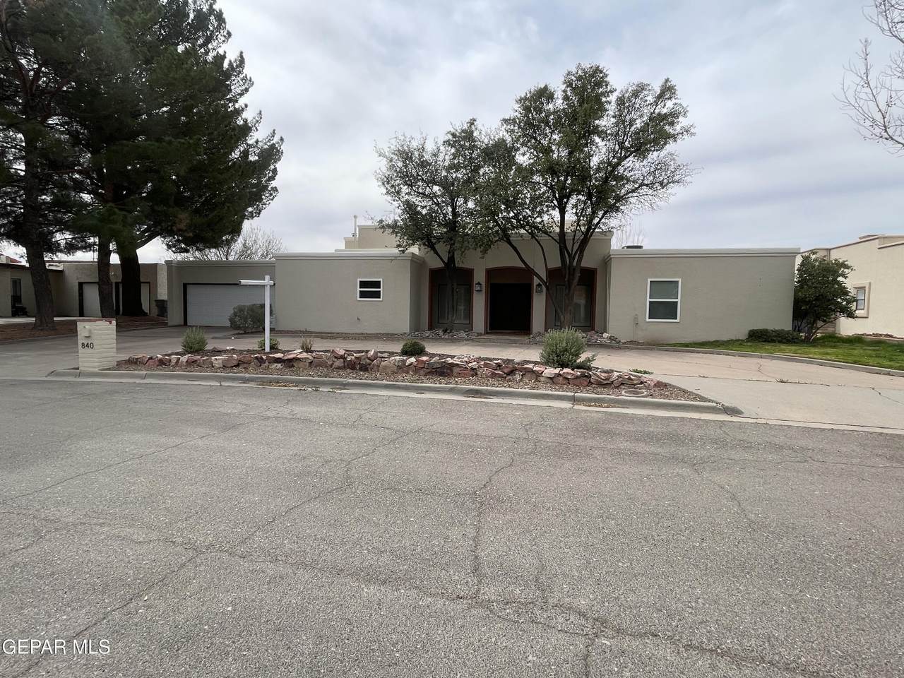 840 Lakeway Drive - Photo 1