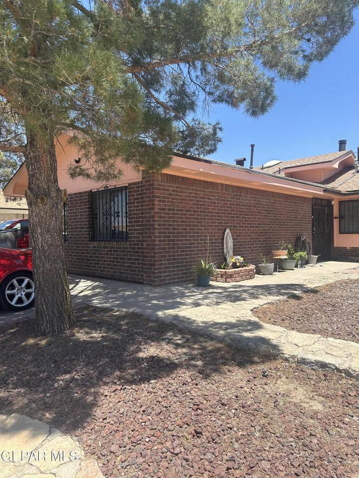 1540 Sierra De Oro Drive - Photo 1