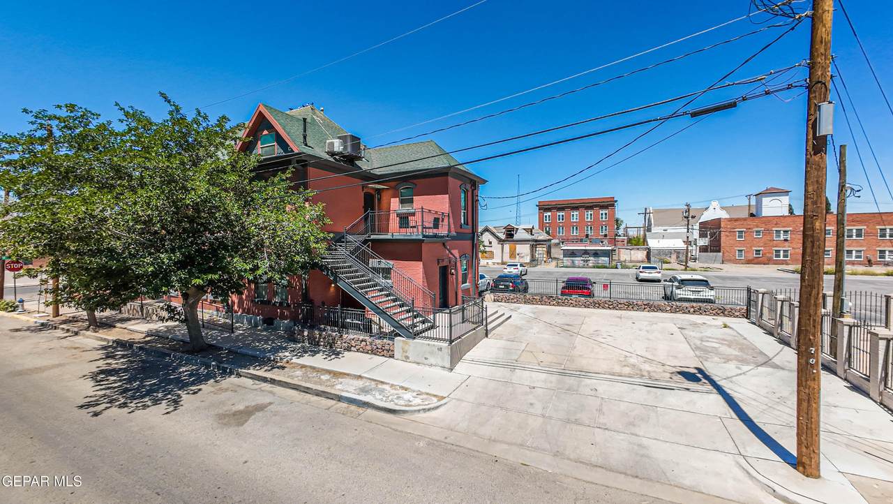 702 Myrtle - Photo 1