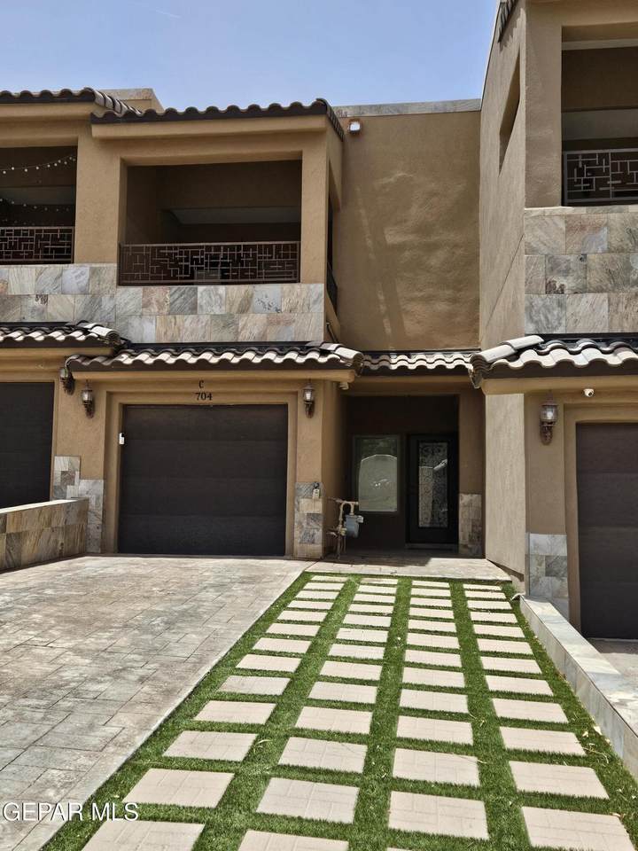704 Espada Dr - Photo 1