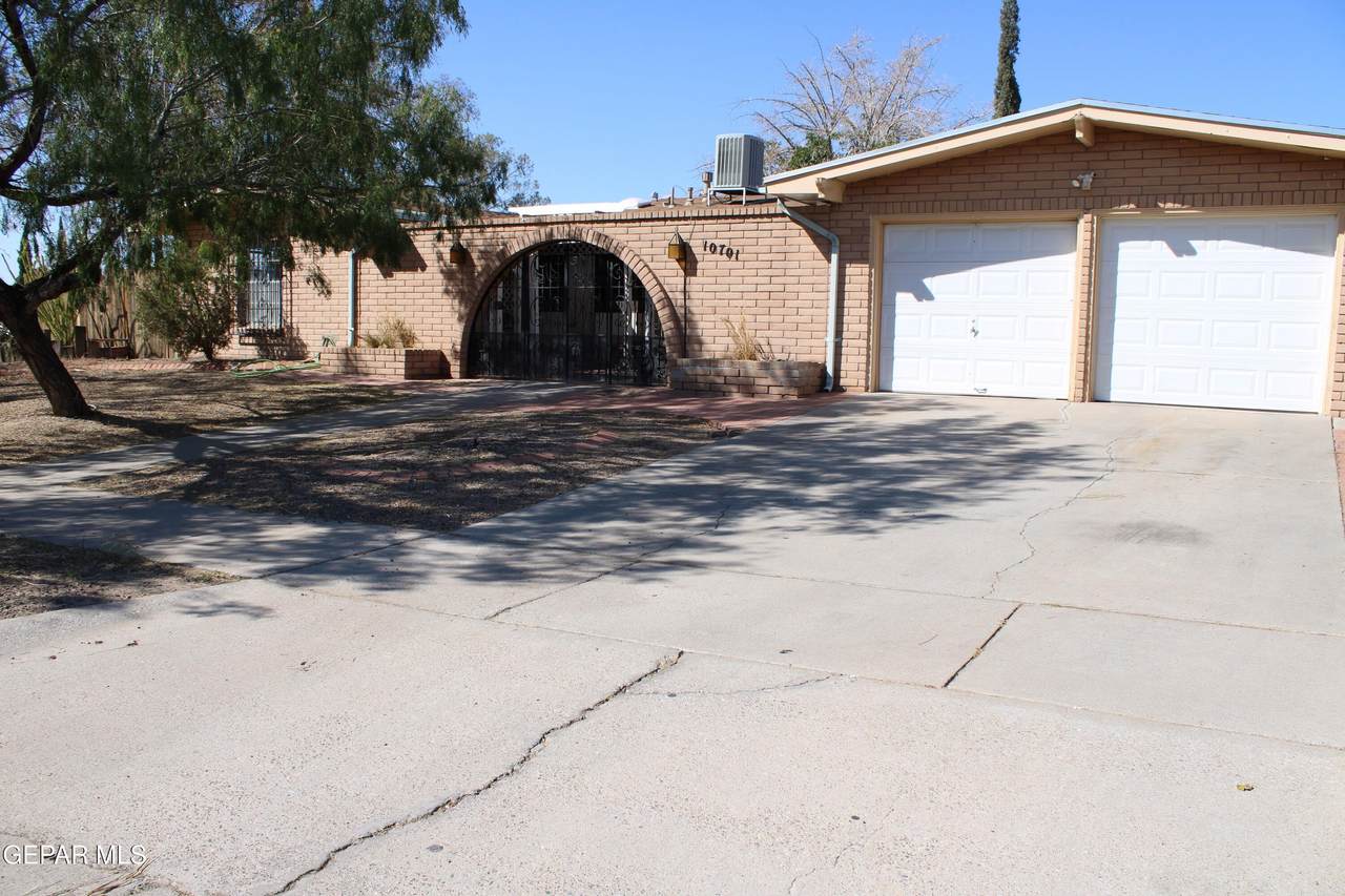 10701 Camaro Drive - Photo 1