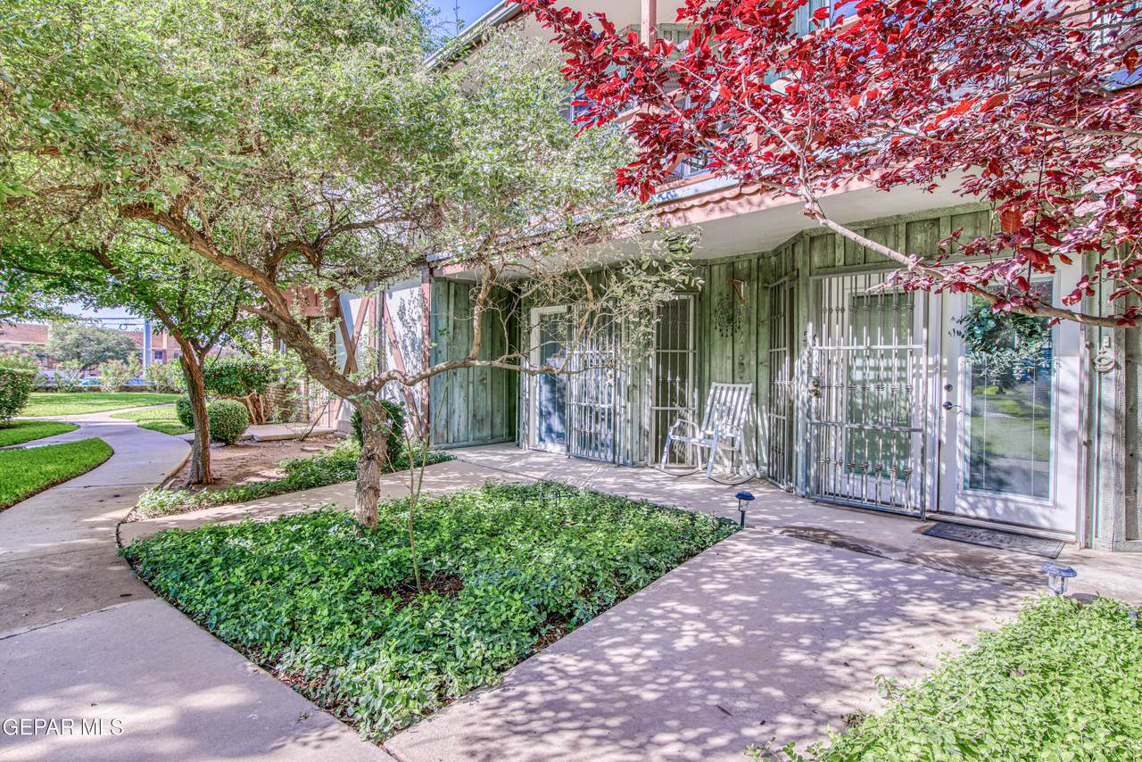 350 Thunderbird Drive - Photo 1
