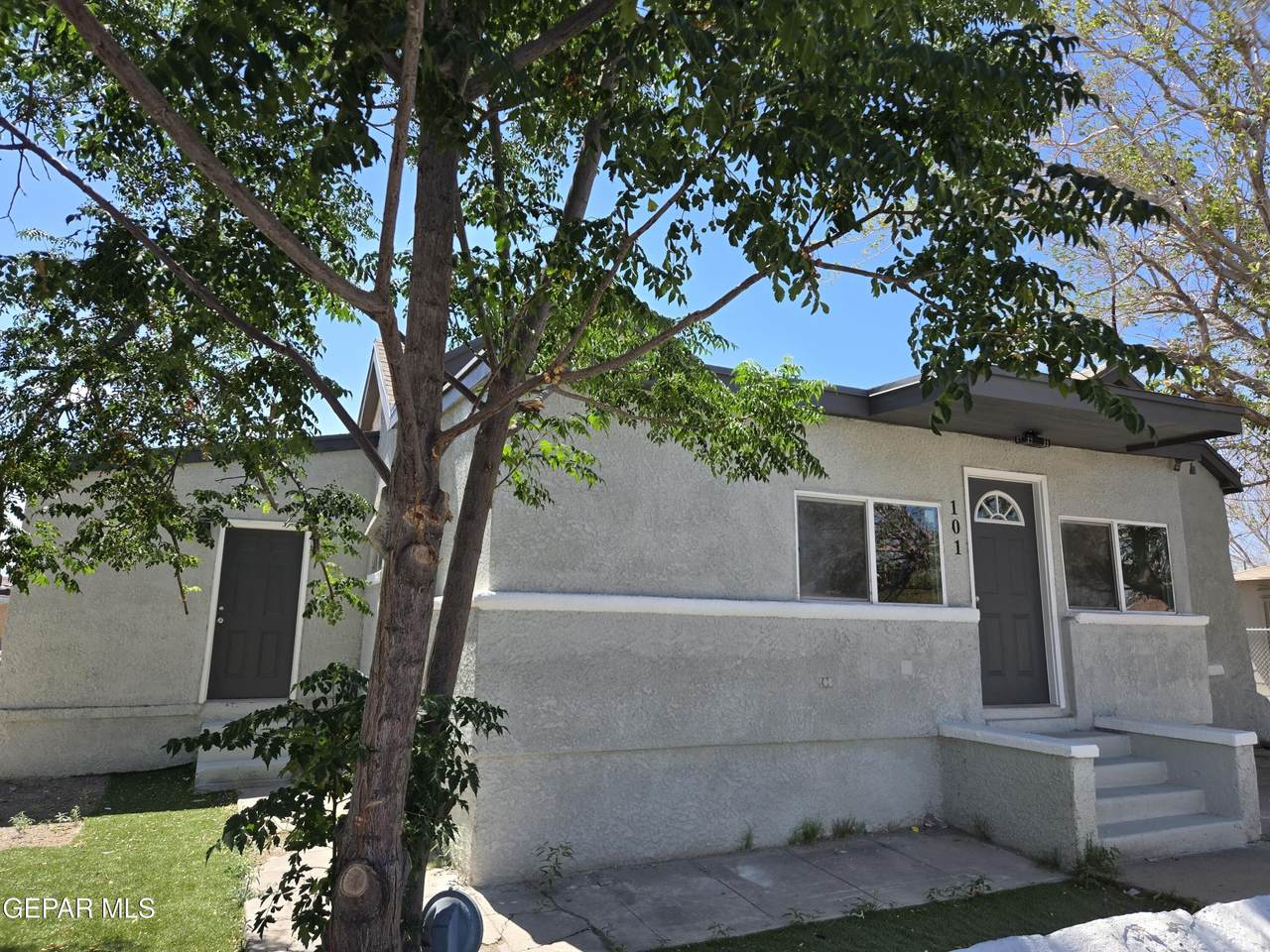 101 Seville Drive - Photo 1