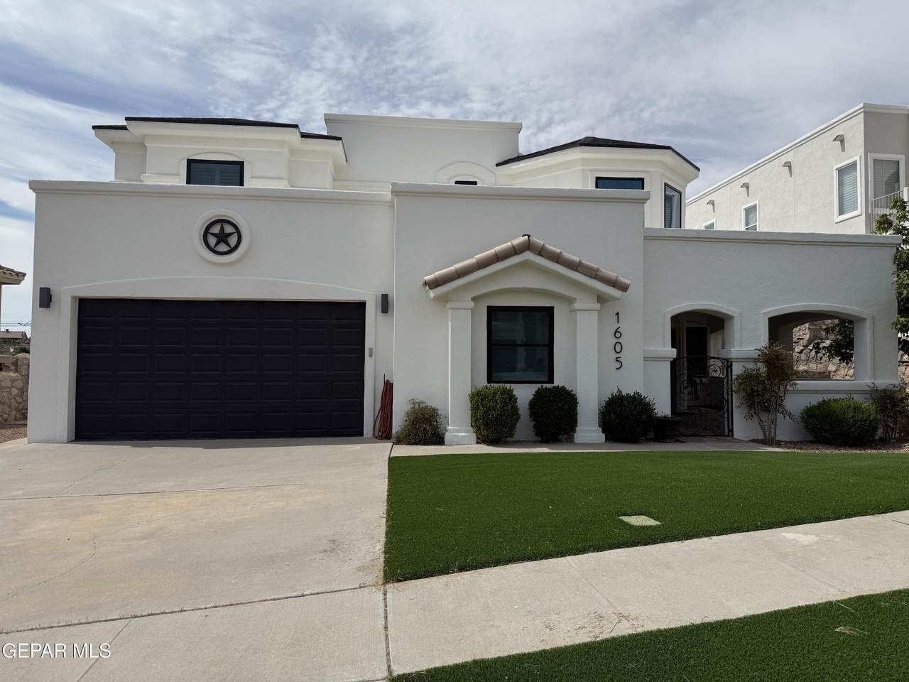 1605 Playa Del Sol Street - Photo 1