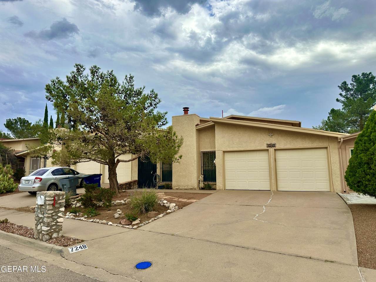 724 Espada - Photo 1