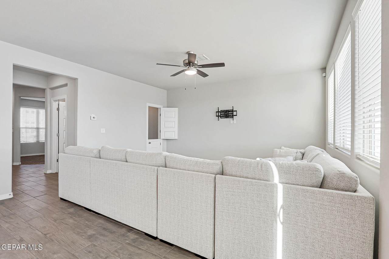 13130 Oakhampton Avenue - Photo 1