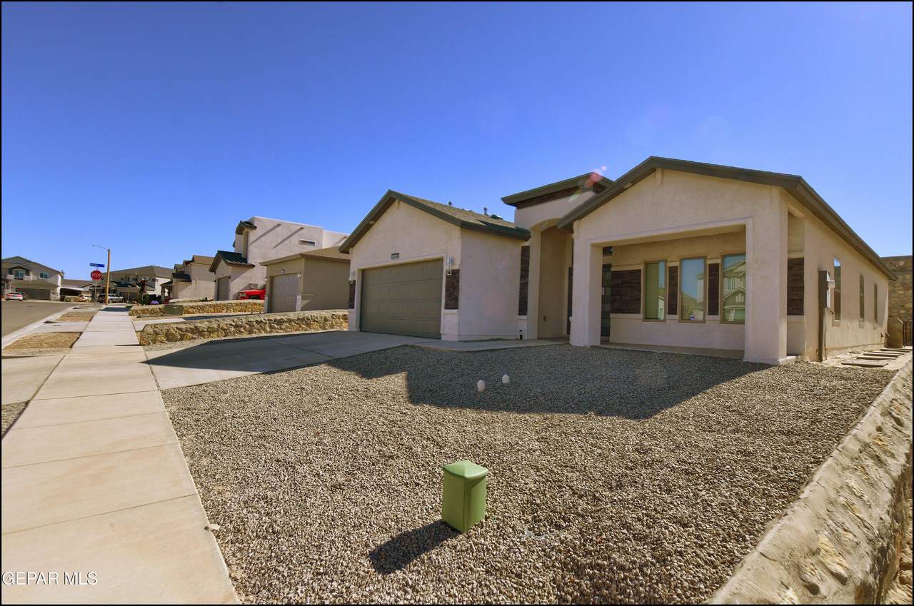 12844 Giovanni Grajeda Avenue - Photo 1