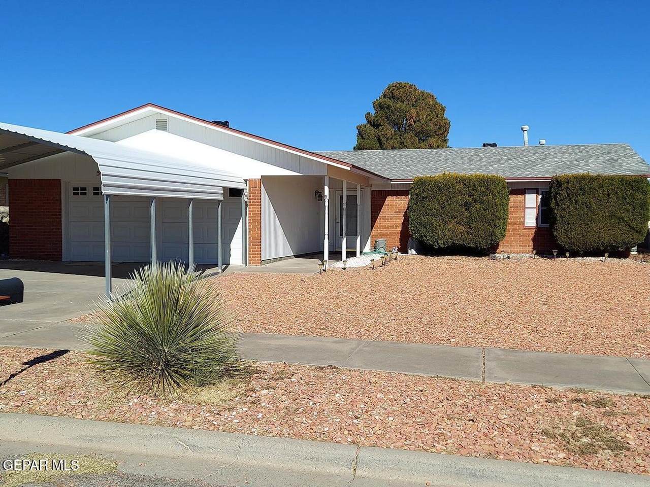 5125 Sweetwater Drive - Photo 1