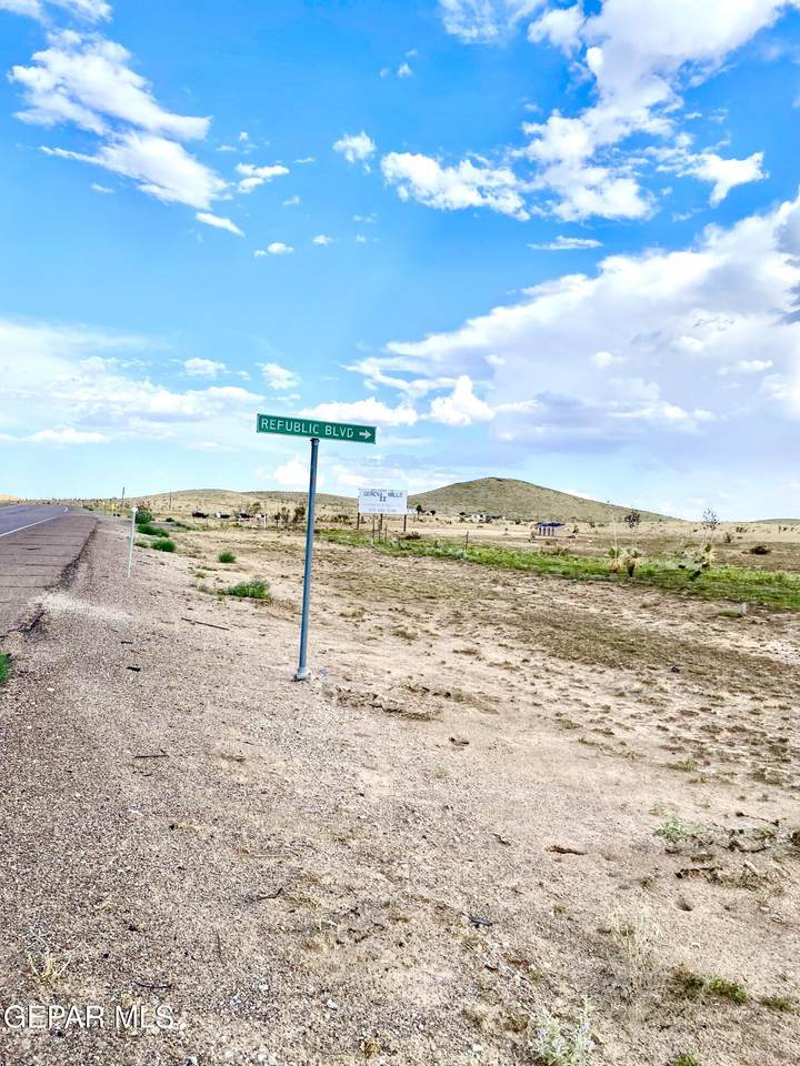 430 Avenida Del Sol - Photo 1