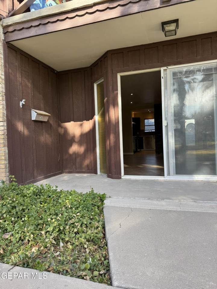 350 Thunderbird Drive - Photo 1