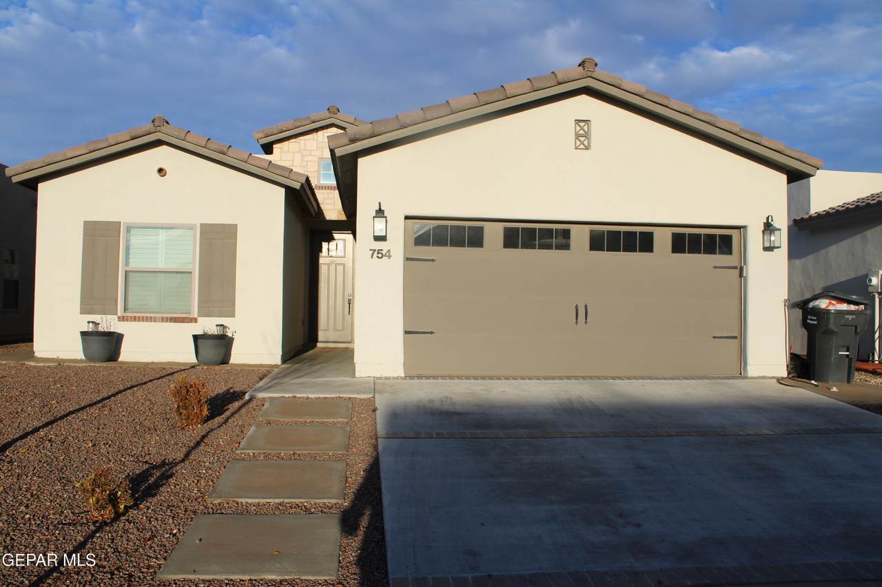 754 Flexford Street - Photo 1