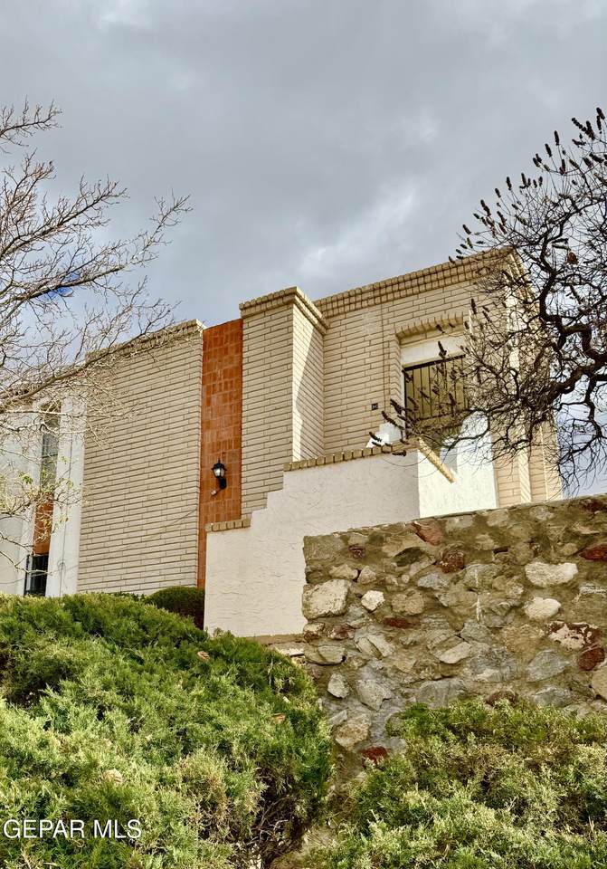 6201 Escondido Drive - Photo 1