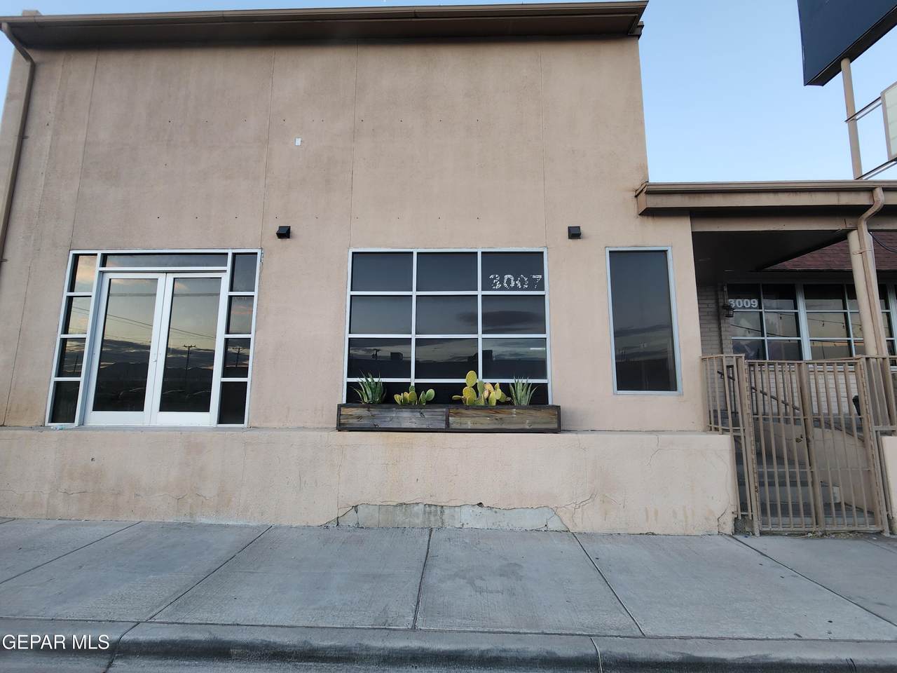 3007 Montana Avenue - Photo 1