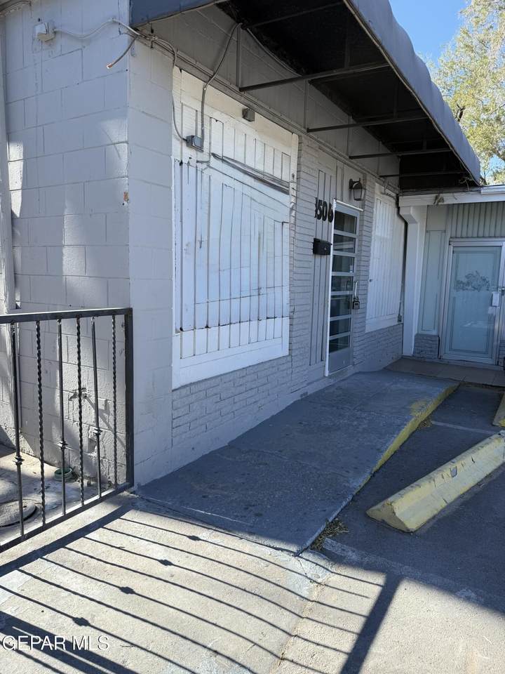 4506 Montana Avenue - Photo 1