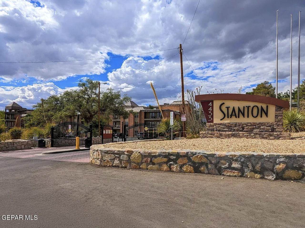 4433 Stanton Street - Photo 1