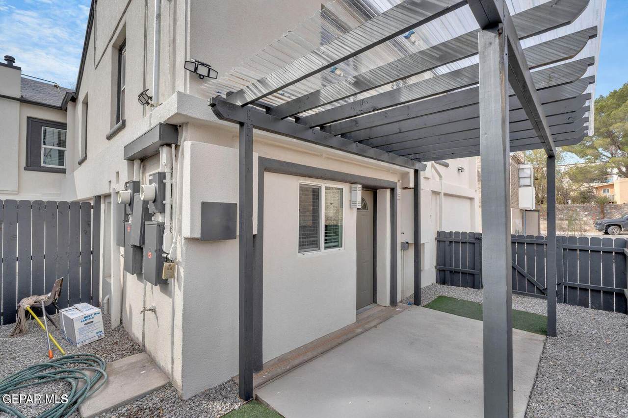 2404 Kansas Street - Photo 1