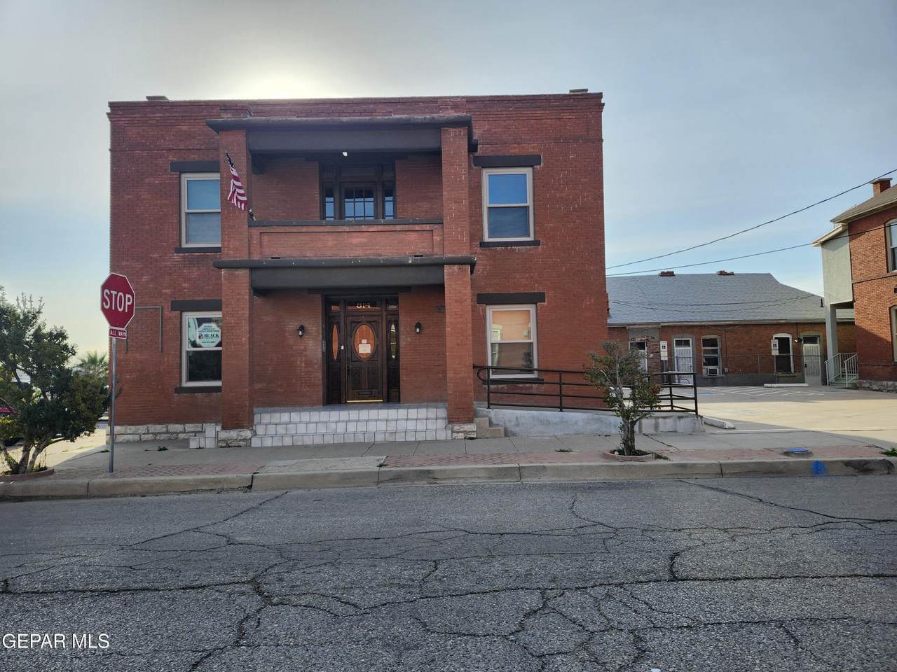 814 Wyoming - Photo 1