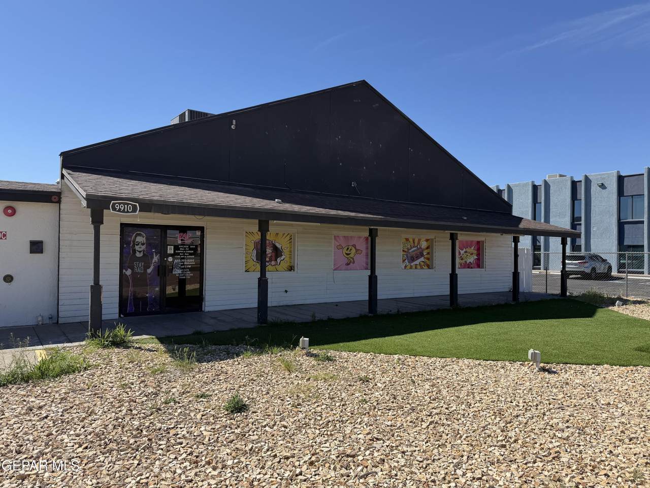 9910 Montana Avenue - Photo 1