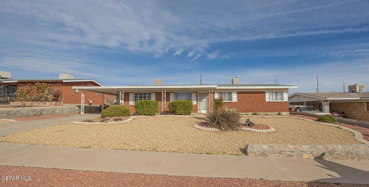 3913 Titanic Avenue - Photo 1