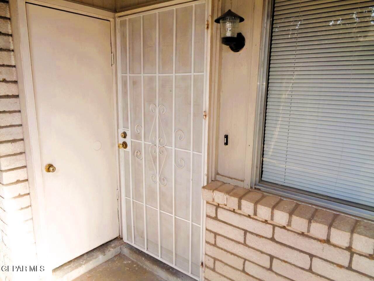 3028 E Glen Drive - Photo 1