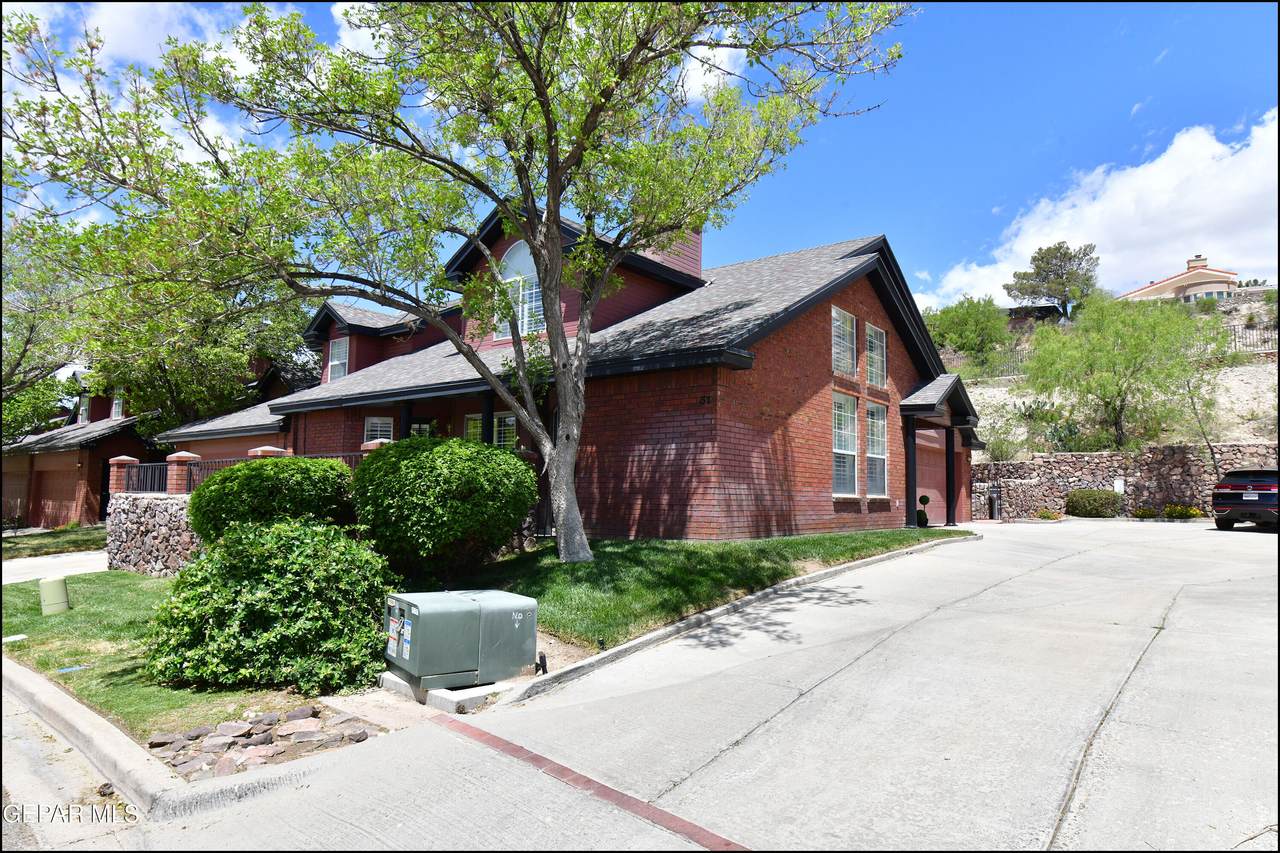 31 Stratford Hall Circle - Photo 1
