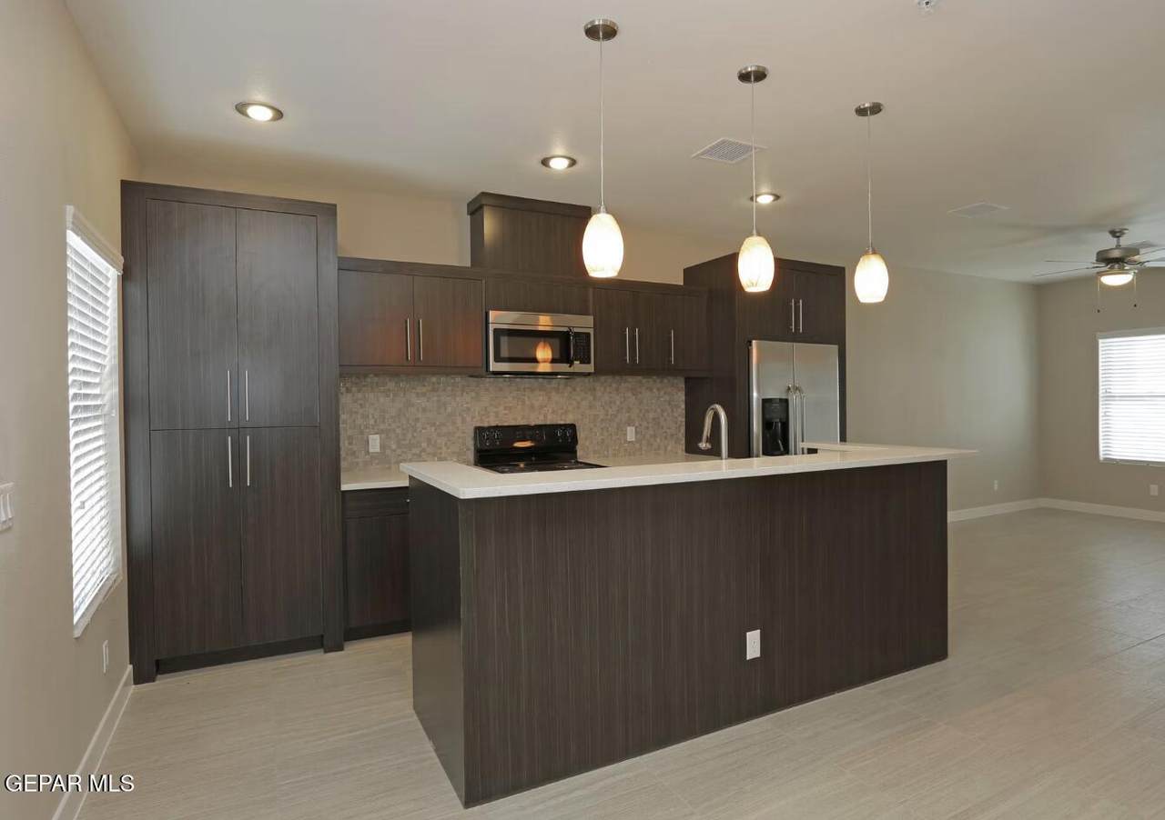 410 Thorn Avenue - Photo 1